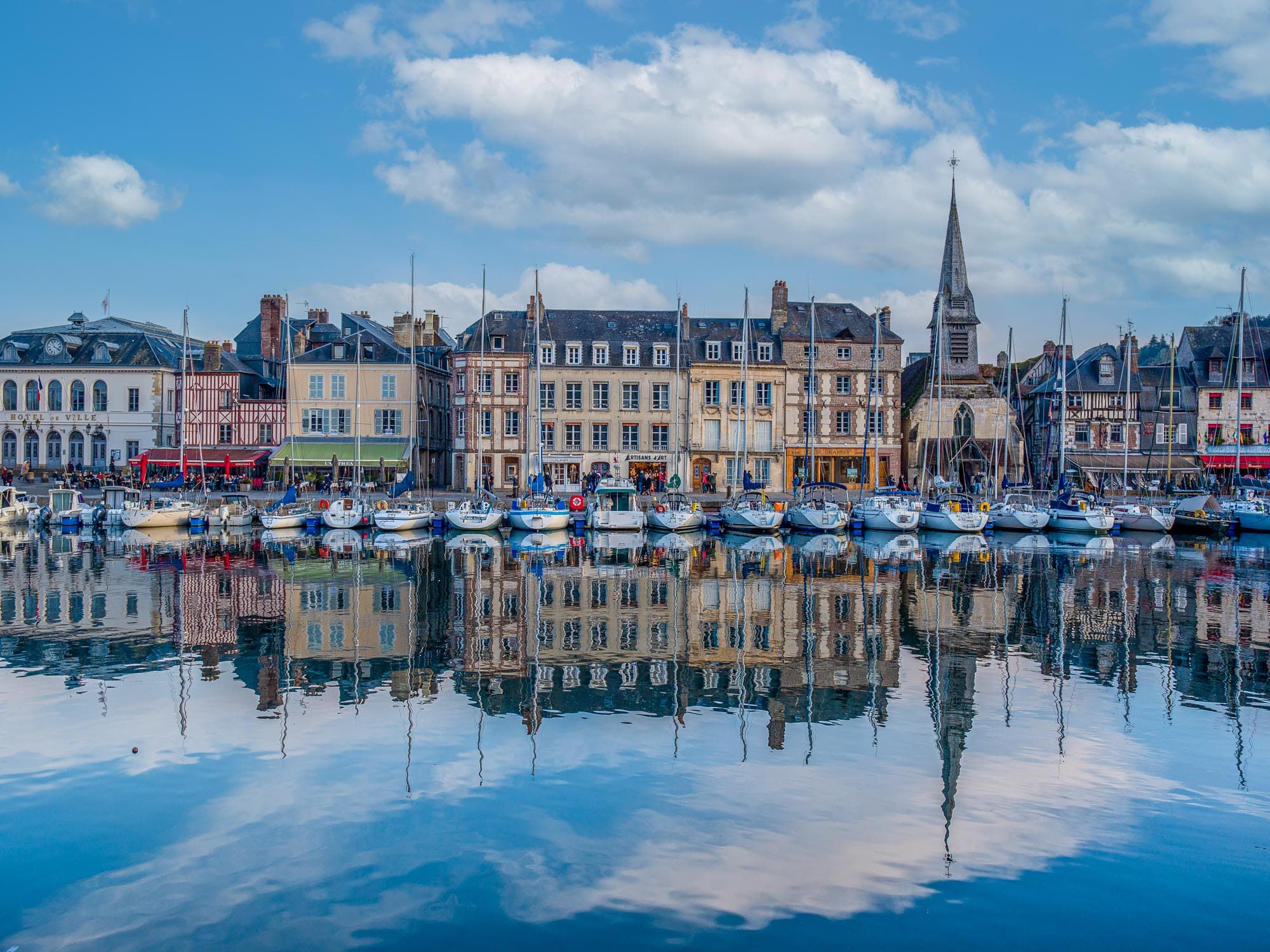 Puerto de Honfleur en Normandía